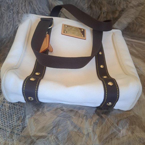 Louis Vuitton Antigua Tote MM - Picture 4 of 12